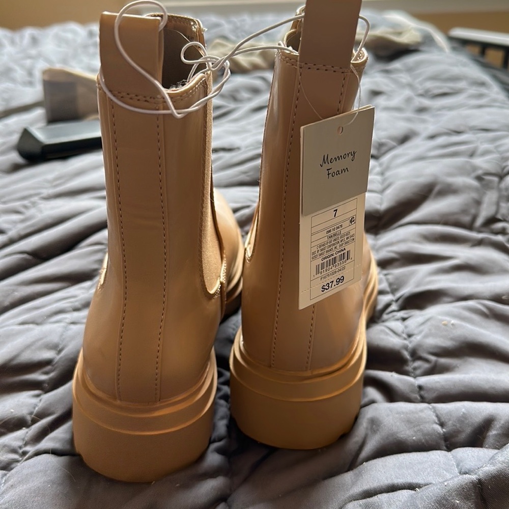 Chelsea boots